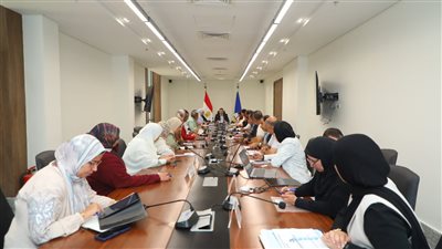 محافظ دمياط يترأس اجتماعًا موسعًا لمتابعة أداء الوحدات المحلية