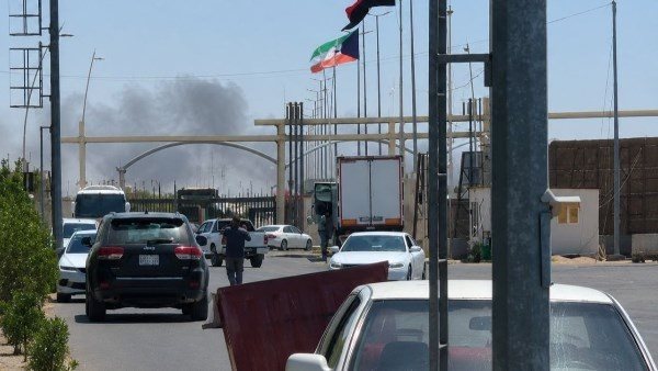 الكويت تدين الهجوم على منفذ العبدلي وتحمل إيران المسؤولية 