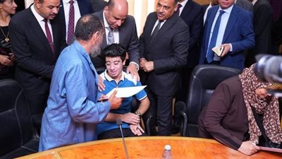 وزير العمل ومحافظ الشرقية يشهدان تسليم عقود عمل لذوي الهمم وتوقيع بروتوكول تعاون مع جامعة الزقازيق