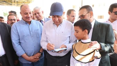 محافظ المنيا يشهد ختام برنامج تحسين مهارات القراءةوالكتابة بمدرسة الشهيد عبدالله جمال بملوى 