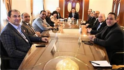 جوهر نبيل وزير الشباب والرياضة مع مجلس البارالمبية 