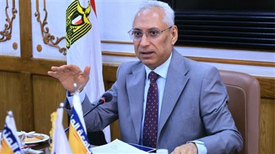 مكافأة 2000 جنيه للعاملين بجامعة المنيا و750 جنيهًا للعاملين بنظام الأجر اليومي