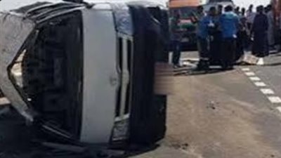 إصابة 5 أشخاص في حادث انقلاب سيارة ميكروباص بالعياط