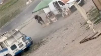 زيلينسكي ينشر فيديو ويتهم روسيا باستهداف مدنيين في خيرسون 