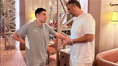 رئيس بيراميدز يطمئن علي حالة محمد حمدي 