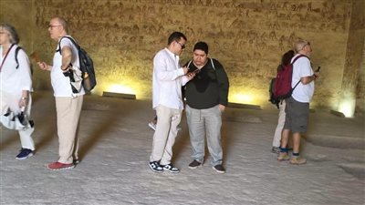 وفد سياحي متعدد الجنسيات يزور منطقة آثار بني حسن بالمنيا 