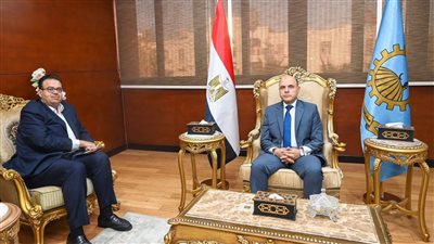 محافظ الغربية يبحث مع عميد كلية الطب جامعة طنطا دعم القطاع الطبي 