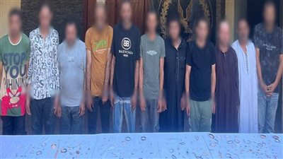 انتحلوا صفة ضباط شرطة..ضبط تشكيل عصابي سرق مشغولات ذهبية من تاجر بالخليفة 