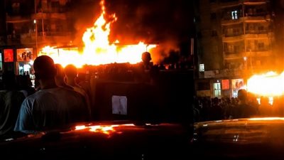 حريق هائل داخل مطعم بميدان المطبعة