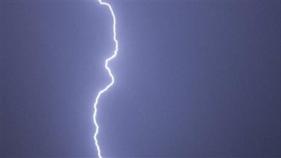 صواعق رعدية تودي بحياة 4 أشخاص في اليمن وسط تقلبات جوية حادة
