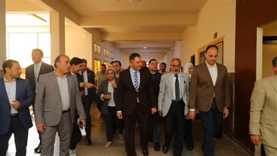 محافظ دمياط يتفقد المستشفى ويتابع أعمال إنشاء مبنى الأورام الجديد