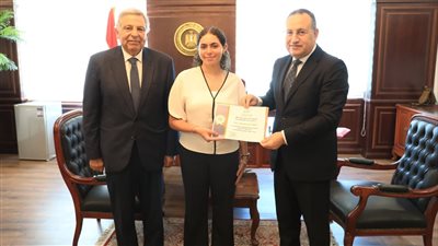 من موقع الحادث إلى التكريم.. حكاية طالبة الطب التي ساعدت مصابي «أرابيلا بلازا»