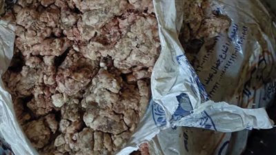 التحفظ علي طن لحوم ومصنعات دواجن فاسدة بالمنيا 