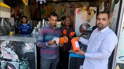 «تموين الأقصر» يضبط مادة «ثاني أكسيد التيتانيوم» بعصارات القصب ومحلات العطارة.. صور