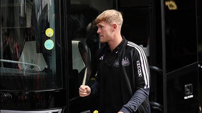 مانشستر يونايتد يجهز عرضًا ضخمًا لضم لويس هال 