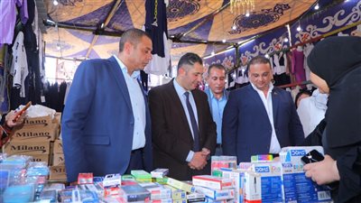 معرض كفر البطيخ في دمياط يوفر احتياجات الطلاب استعدادا للعام الدراسي الجديد