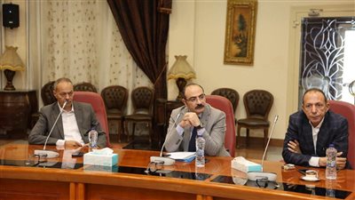 محافظ المنياورئيس هيئةالرعاية الصحيةيتابعان مستجدات التشغيل التجريبي للتأمين الصحي الشامل 
