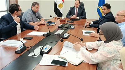 دمياط تبحث مع شركات المحمول سرعة التراخيص وتحسين جودة خدمات الاتصالات
