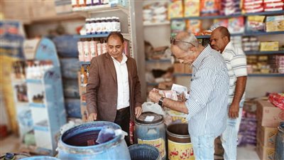 تموين المنيا:ضبط ألبان وسلع مدعمةمجهولة المصدر ومكملات غذائية منتهي الصلاحيةقبل طرحها بالأسواق 