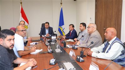 محافظ دمياط يبحث بدء تفعيل مركز معلومات شبكات المرافق بالمحافظة 