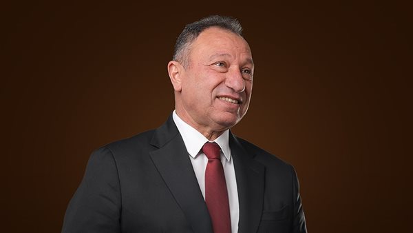 محمود الخطيب رئيس نادي الأهلي 