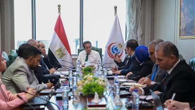 وزير الصحة يبحث مستجدات إنشاء مجمع للأجهزة التعويضية 
