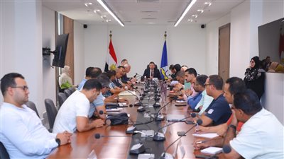 محافظ دمياط يتابع مشروع الخط الناقل للمياه بمحطة كفر سليمان للقناة الملاحية 