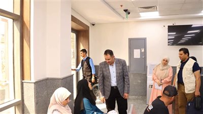 محافظ دمياط يتفقد المركز التكنولوجي لخدمة المواطنين لمتابعة انتظام سير العمل