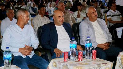 الصبروط يشارك 4000 من أهالي الواحات البحرية فرحتهم ويكرّم 10