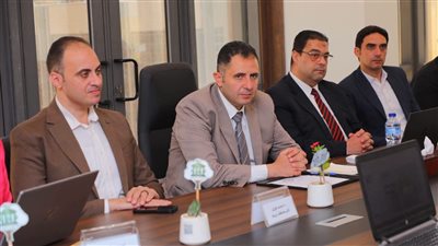 محافظ دمياط يتابع أعمال تقييم المشروعات المتقدمة بالمبادرة الوطنية للمشروعات الخضراء الذكية
