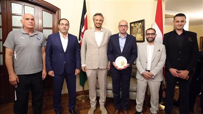 وفد من نادي بيراميدز يلبي دعوة سفير مصر في كينيا علي العشاء 