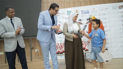 نائب محافظ الأقصر يشهد مسابقة «تحدي البرمجة» بجامعة طيبة التكنولوجية.. صور