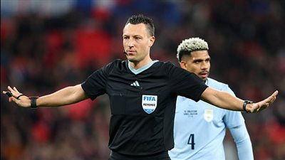 يابلونسكي حكمًا لمواجهة برشلونة وفاينورد في دوري أبطال أوروبا