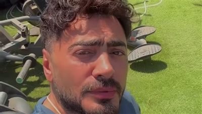 تامر حسني يدعو لشرب الماء من 