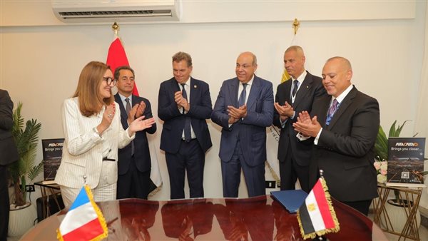 مصر للطيران للصيانة والأعمال الفنية تتسلم شهادة الجودة 