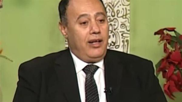 الكاتب الصحفي على الهواري
