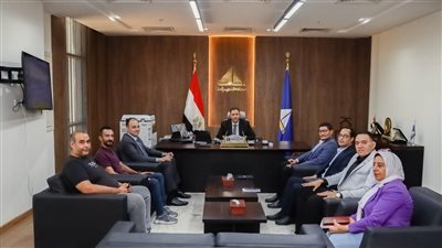 محافظ دمياط يبحث استغلال أصول المحافظة لإقامة وحدات صناعية تدعم الصناعات الصغيرة
