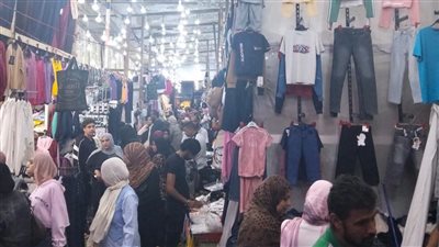إقبال كبير على معارض المستلزمات المدرسية بدمياط استعدادًا للعام الدراسي الجديد