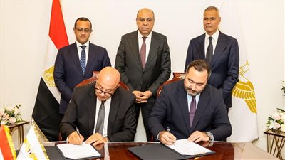 وزير الطيران المدني يشهد توقيع بروتوكول تعاون بين الشركة المصرية للمطارات وأكاديمية مصر للطيران للتدريب