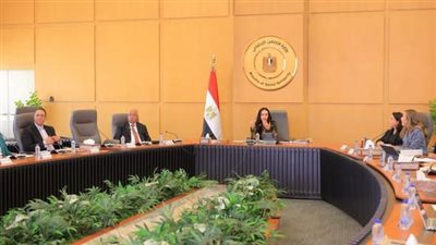 مايا مرسي تترأس اجتماع «قادرون باختلاف» وتقر استراتيجية الصندوق وموازناته