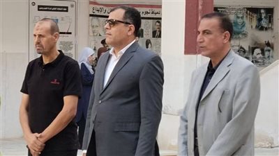 وكيل وزارة التربية والتعليم بدمياط يشارك طالبات 
