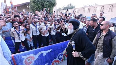البابا تواضروس وسط أبناء ملوي في زيارة اليوبيل الذهبي