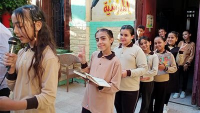 طلاب الصف السادس ينتظمون في مدارس القاهرة.