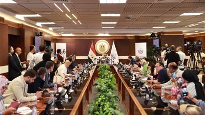 الصحة تعلن توطين صناعة 9 مستحضرات لعلاج الأورام وأمراض الدم