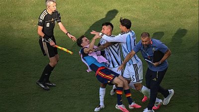 جافي يغيب عن مواجهة إسبانيا وإنجلترا بسبب عقوبة «فيفا»