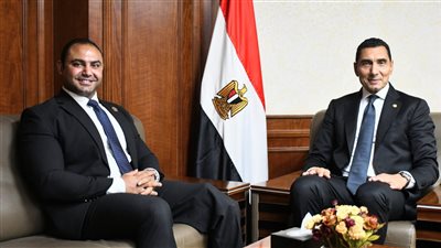 وزير الشباب والرياضة يلتقي أحمد عبد اللطيف بطل الووشو كونغ فو
