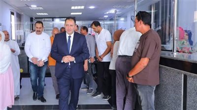 محافظ دمياط يتفقد المركز التكنولوجي برأس البر ويوجه بسرعة إنجاز طلبات المواطنين