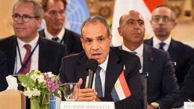 وزير الخارجية يستضيف مائدة مستديرة رفيعة المستوى حول التعافي المبكر في غزة 