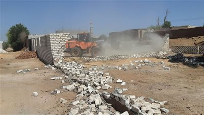 إزالات بالجملة.. إزالة 22 حالة تعد مخالفة في حملة مكبرة بالأقصر