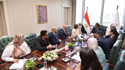 وزير الصحة يبحث مع «فيليبس» توطين صناعة الأجهزة الطبية في مصر